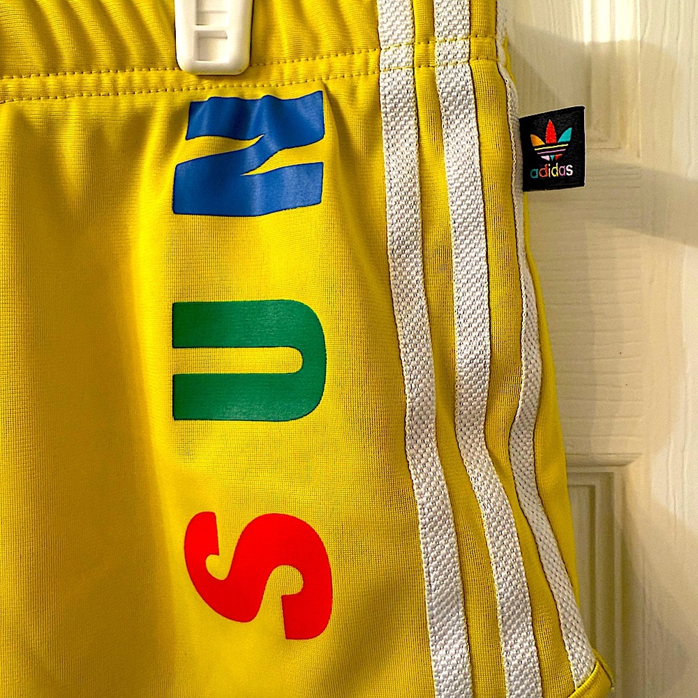 Adidas x Pharrell Williams Hu calm sun women’s shorts size Medium